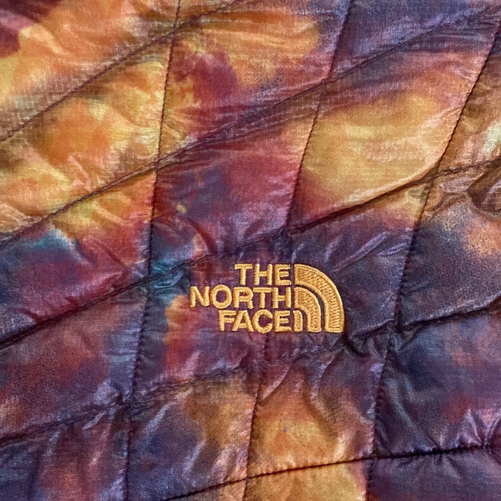 HP! The North Face XS Like New Thermoball Winter Jacket Multicolored Beautiful - Picture 12 of 12